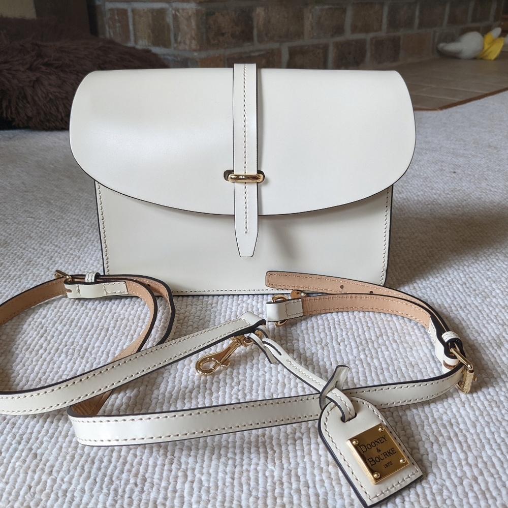 NWOT Dooney and bourke florentine Selleria flap crossbody